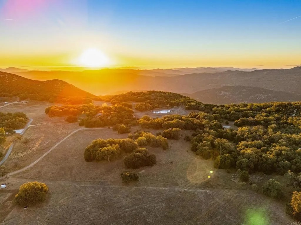 25258 Black Canyon Road