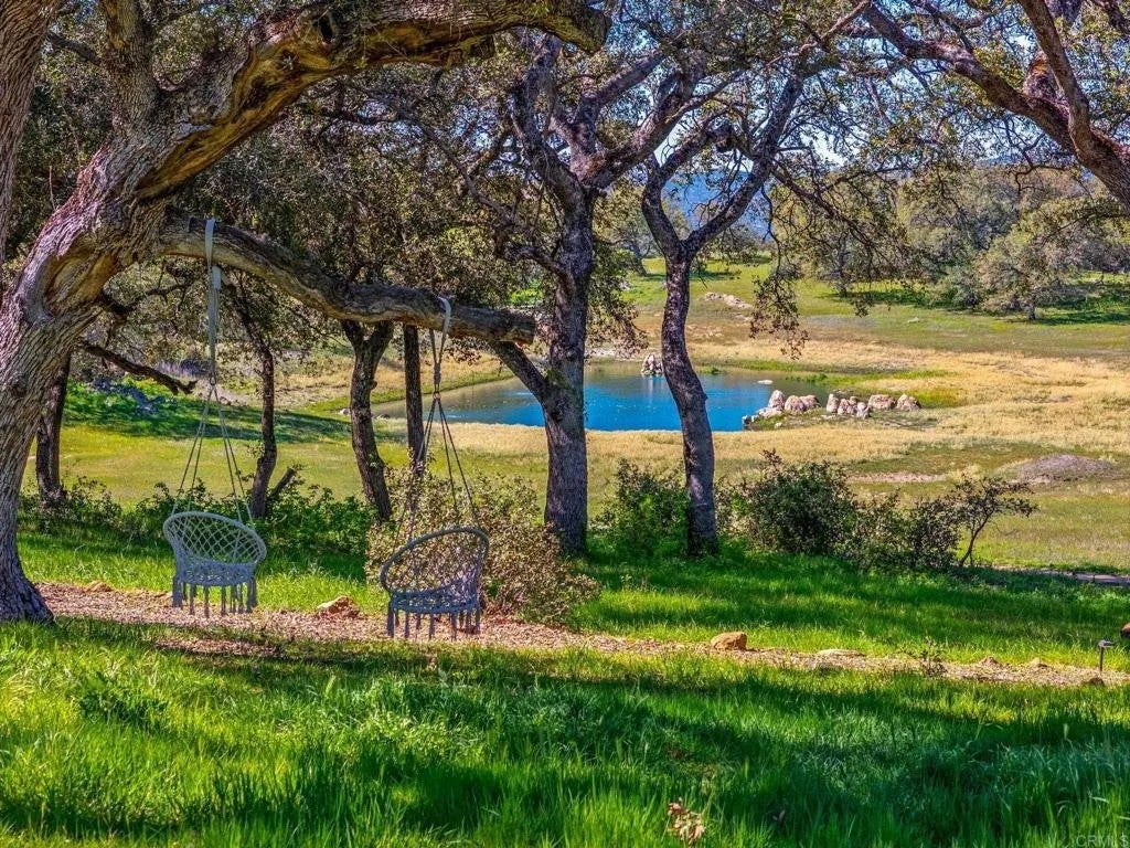 25258 Black Canyon Road