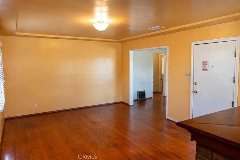 1615 W Century