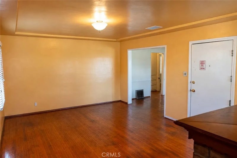 1615 W Century