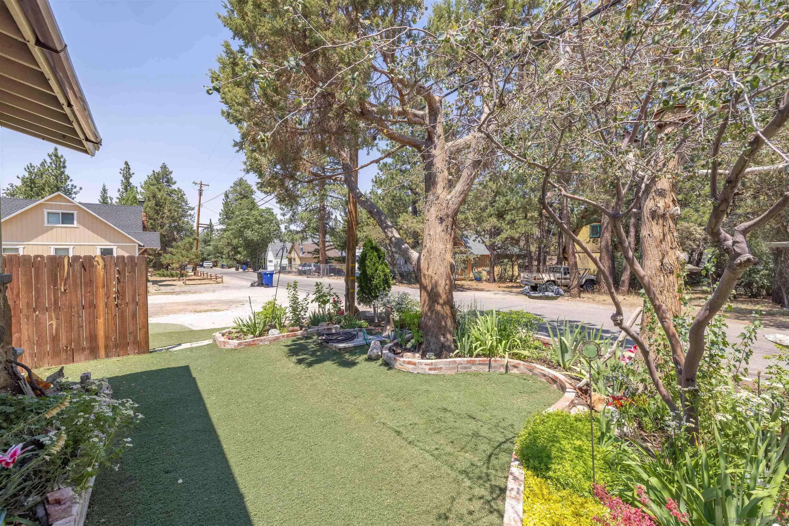 622 Sunset Ln