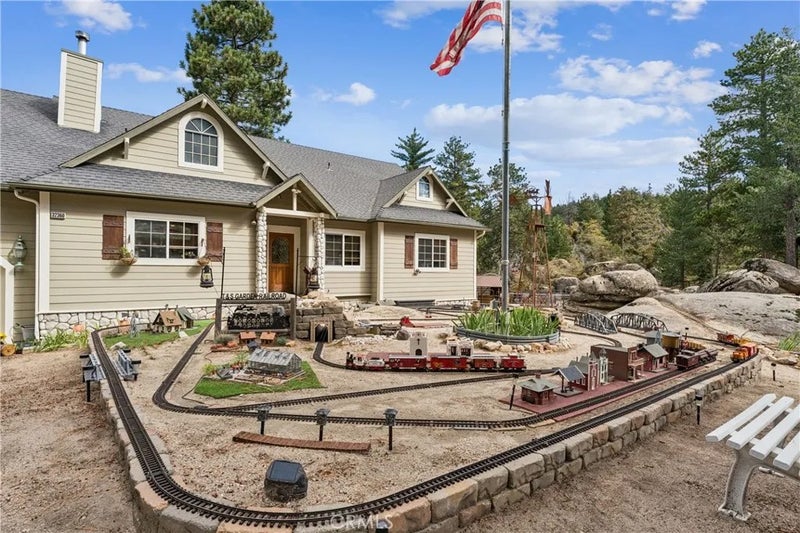 32360 Pine Manor Lane