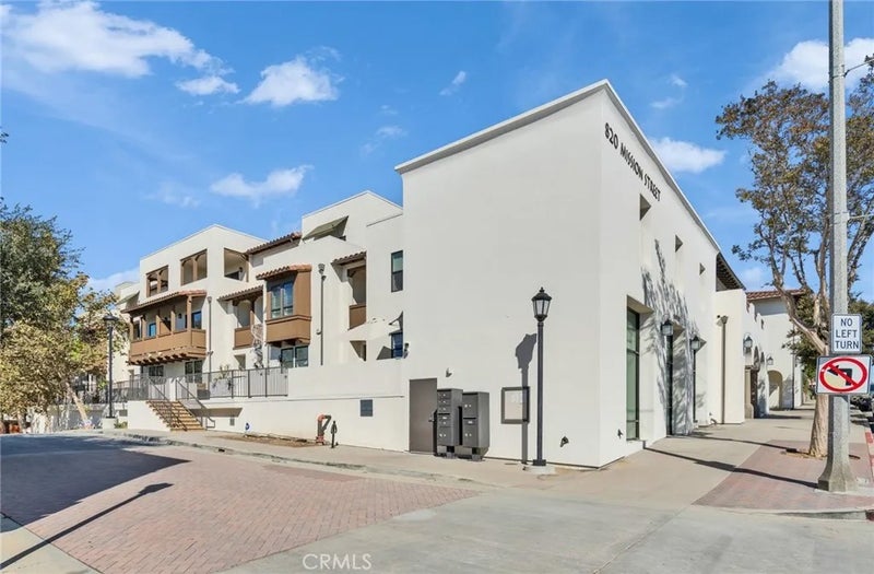 820 Mission