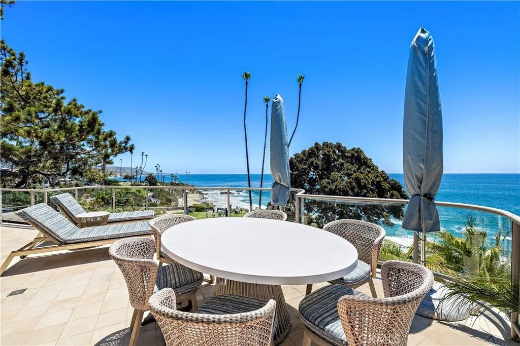 594 Cliff Drive