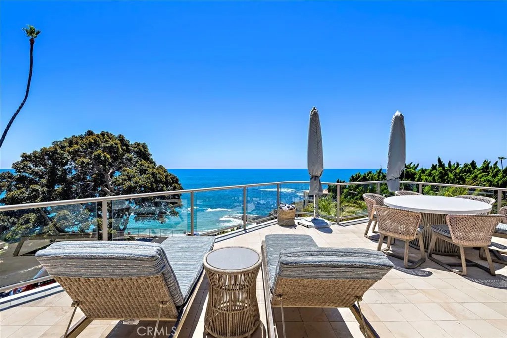 594 Cliff Drive
