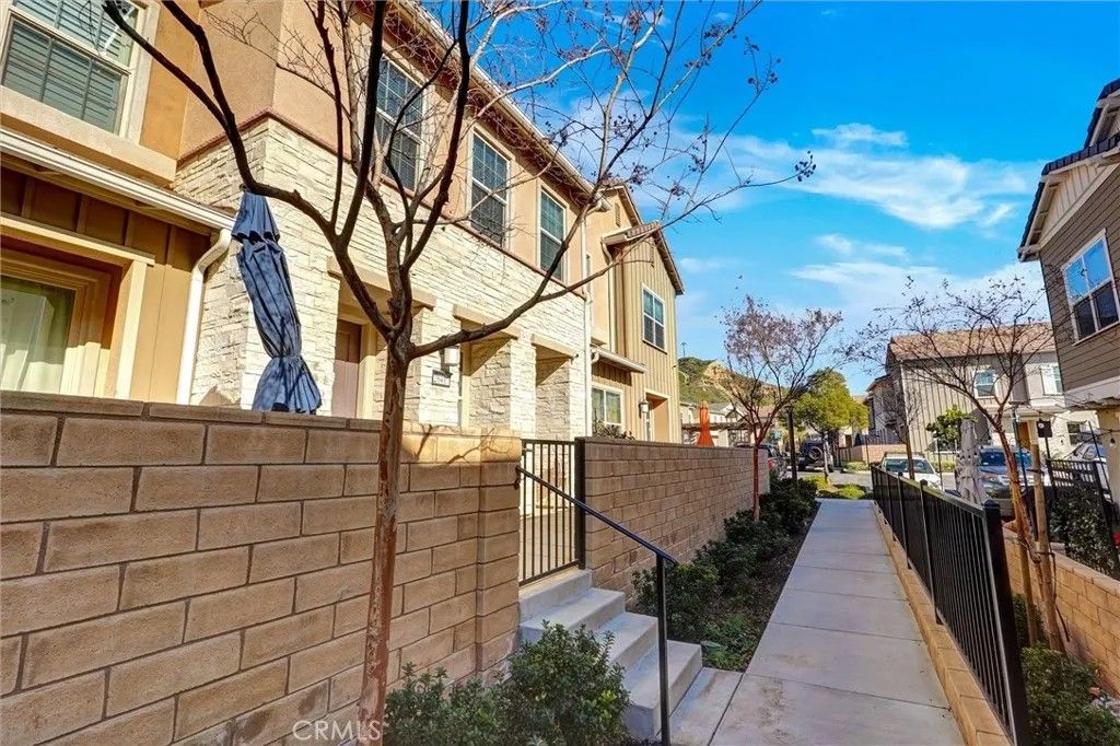 Photo of 26417 Choral, Saugus, CA 91350 (MLS # SR26024903)