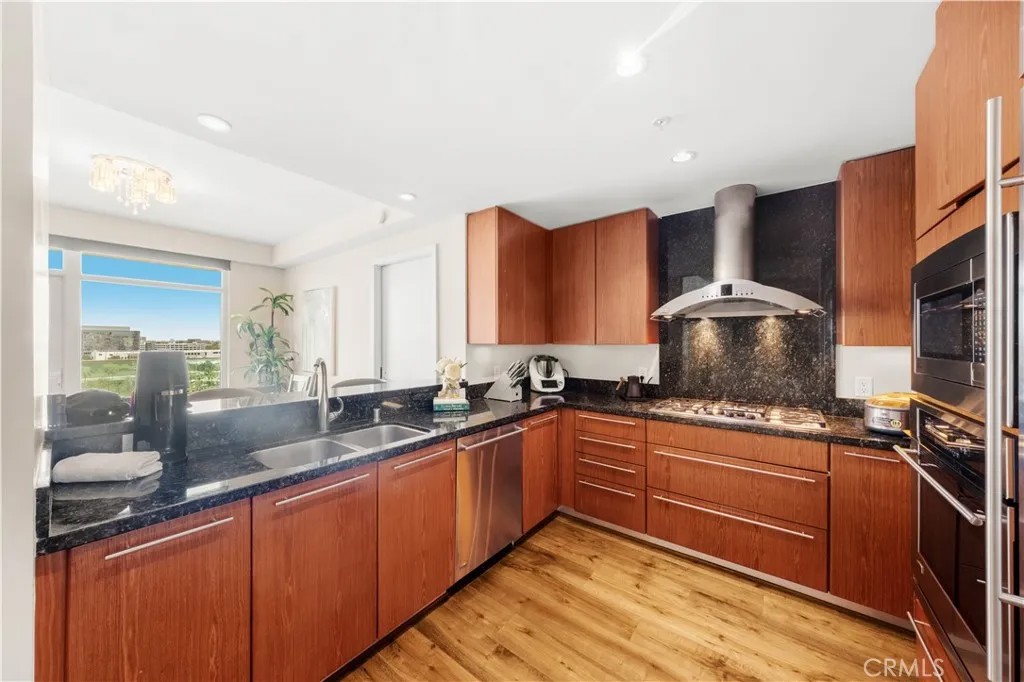 3131 Michelson Dr 1206