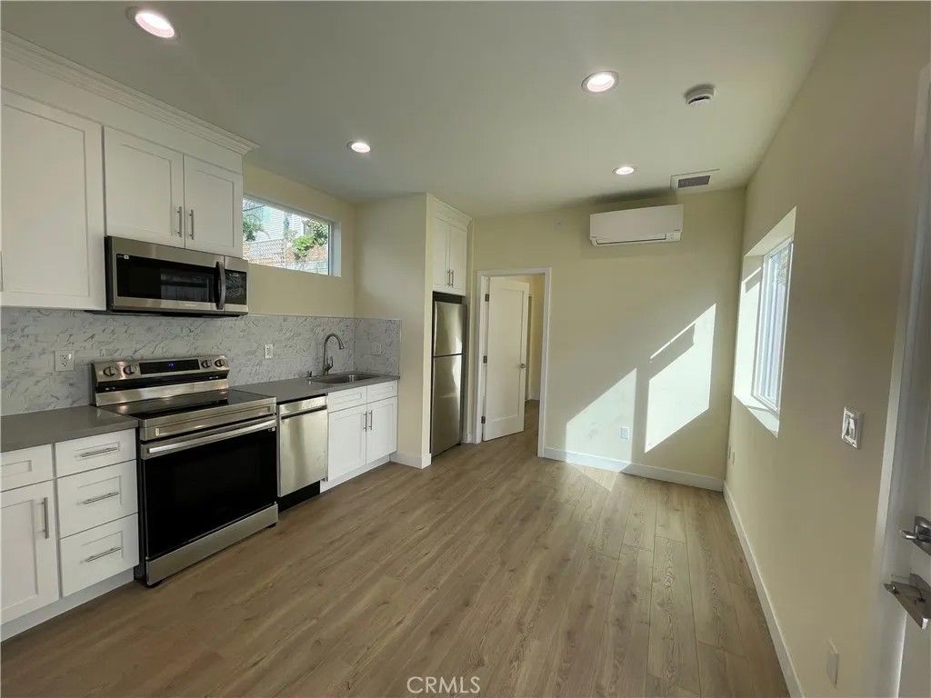 Photo of 2739 Sycamore Avenue #A, Montrose, CA 91020 (MLS # GD25266661)