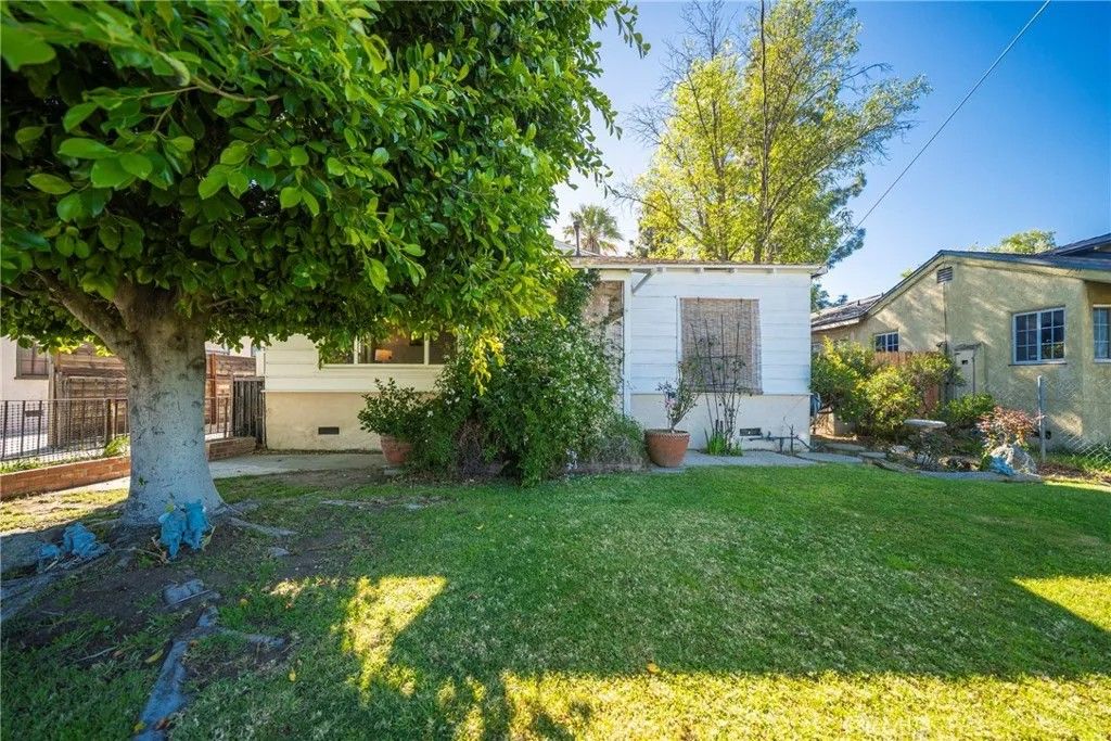 Photo of 13402 Terra Bella St, Pacoima, CA 91331 (MLS # SR26056730)