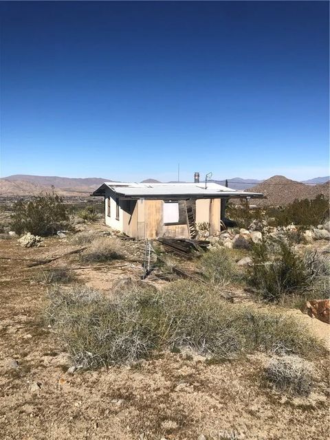 Photo of 31875 Sapphire Road, Lucerne Valley, CA 92356 (MLS # HD26021896)