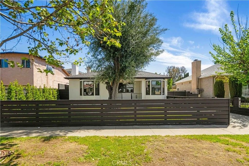 Photo of 4926 Templeton Street, Los Angeles, CA 90032 (MLS # MB26044282)