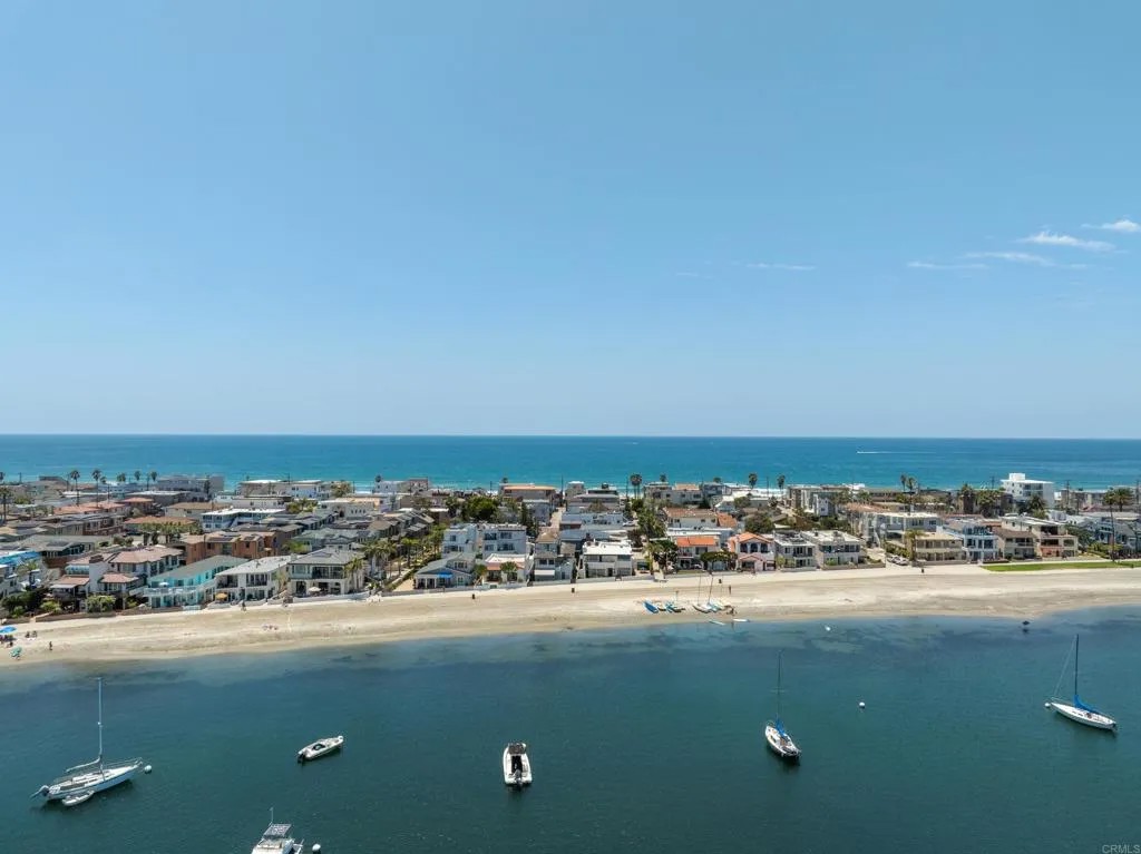 3366 Bayside Walk