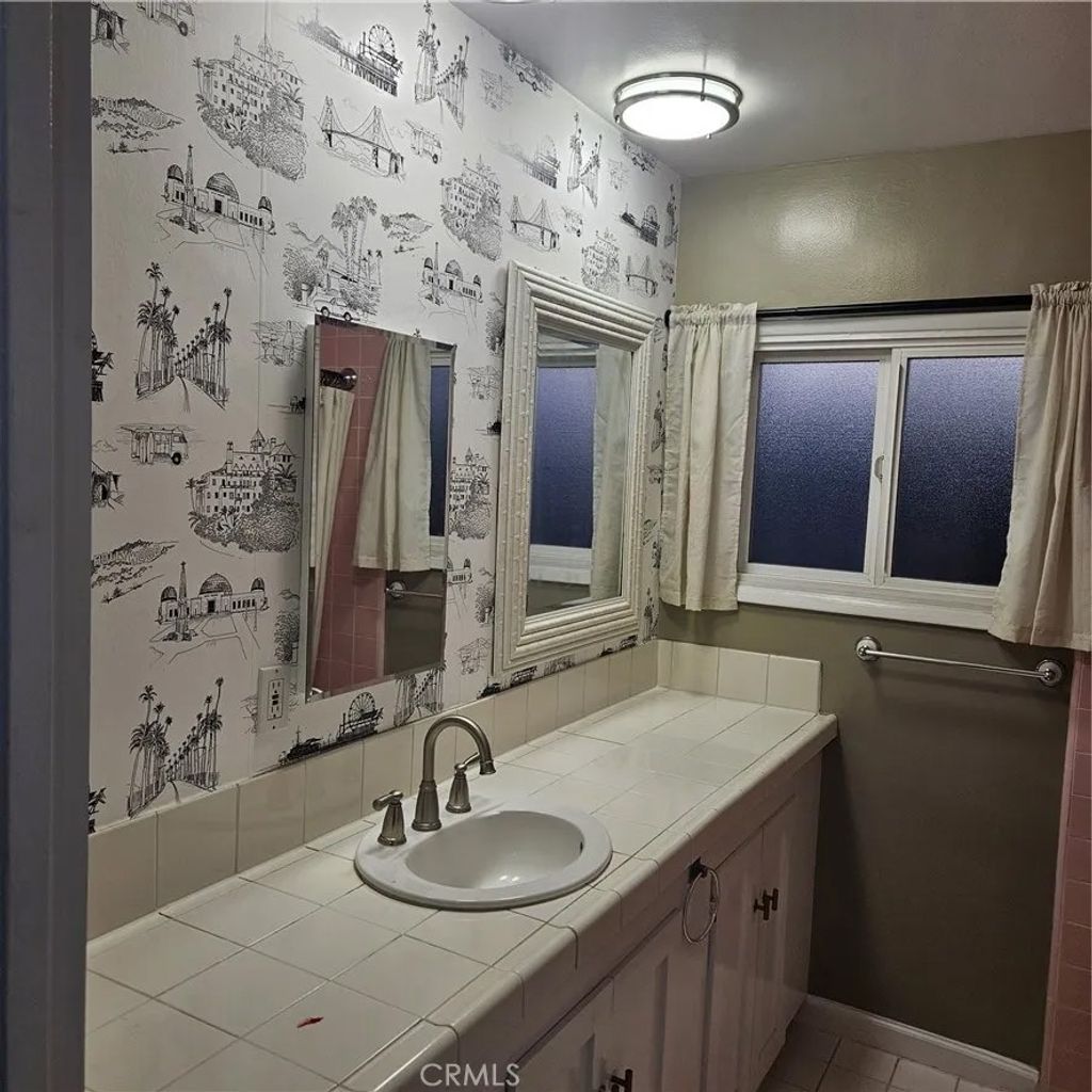 Photo of 518 Palm Drive, Hermosa Beach, CA 90254 (MLS # SB26093334)