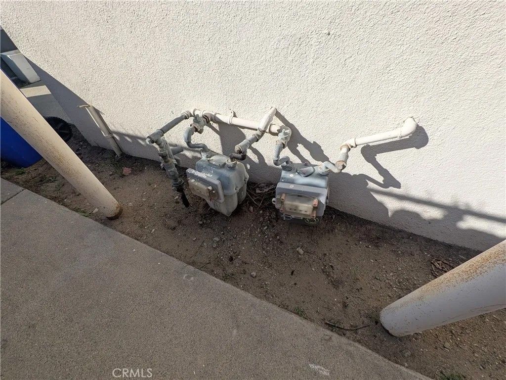 Photo of 1560 W Ramona Dr, Rialto, CA 92376 (MLS # CV26027996)