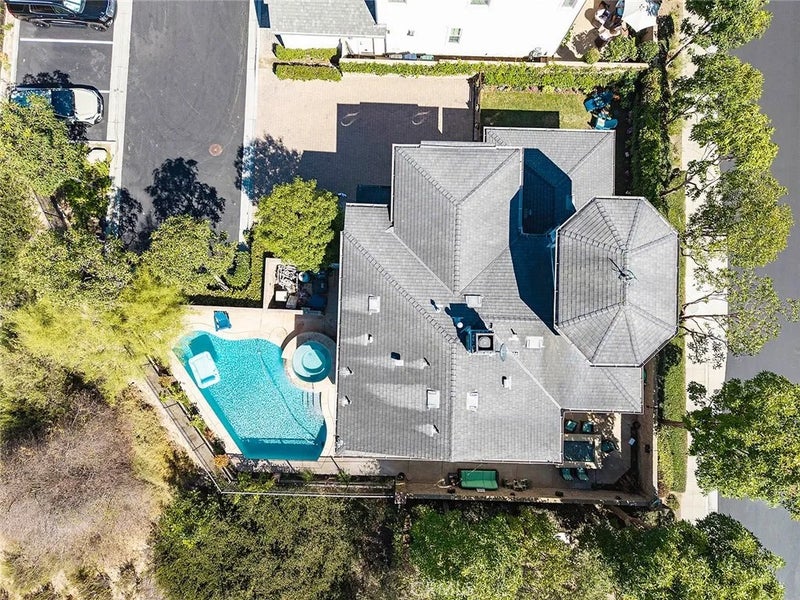 4742 Wentworth