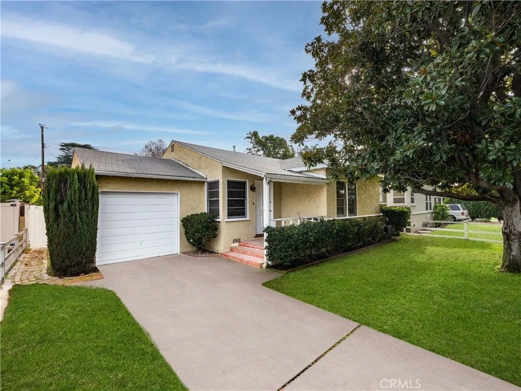 Photo of 1510 N Maple St, Burbank, CA 91505 (MLS # SR25280626)