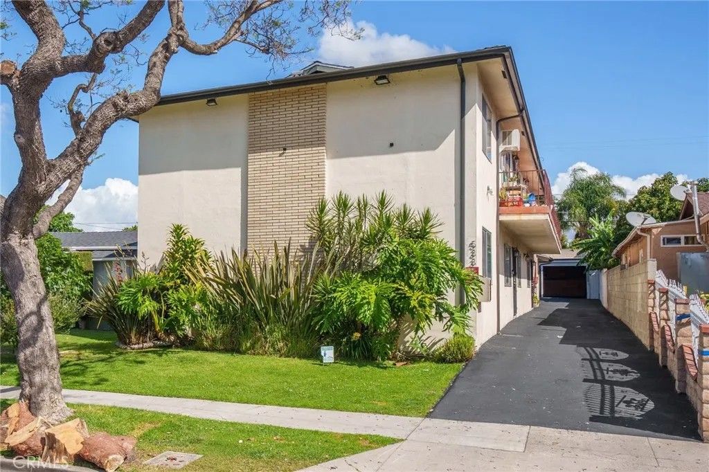 Photo of 533 Hyde Park Place, Inglewood, CA 90302 (MLS # SB26083196)