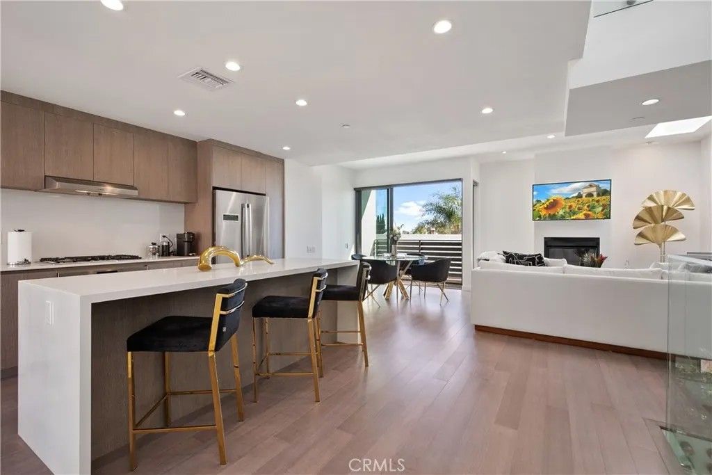 Photo of 823 N Fuller Ave #E, West Hollywood, CA 90046 (MLS # OC26006499)