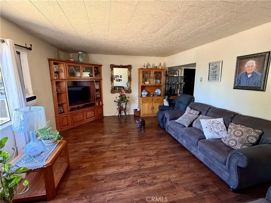 1218 Elm