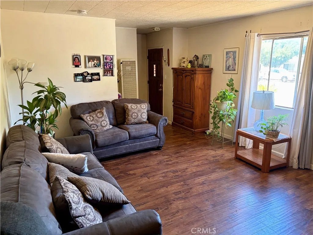 1218 Elm