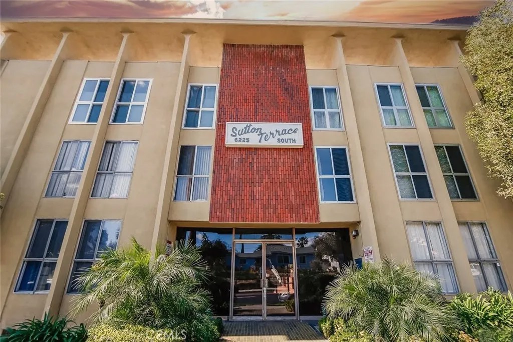 6225 Coldwater Canyon 109