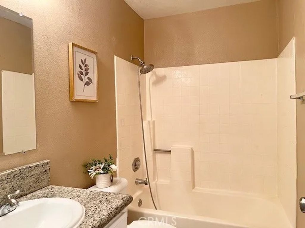 Photo of 40205 White Leaf Ln, Murrieta, CA 92562 (MLS # AR25237891)