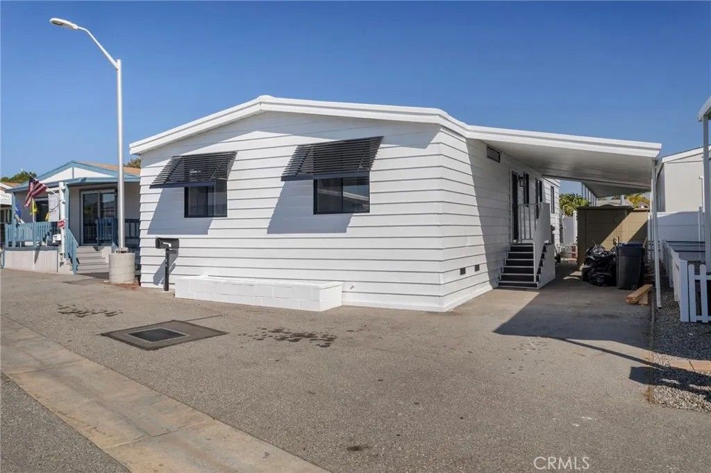 Photo of 304 N Jade Cove #64, Long Beach, CA 90803 (MLS # PW26030222)