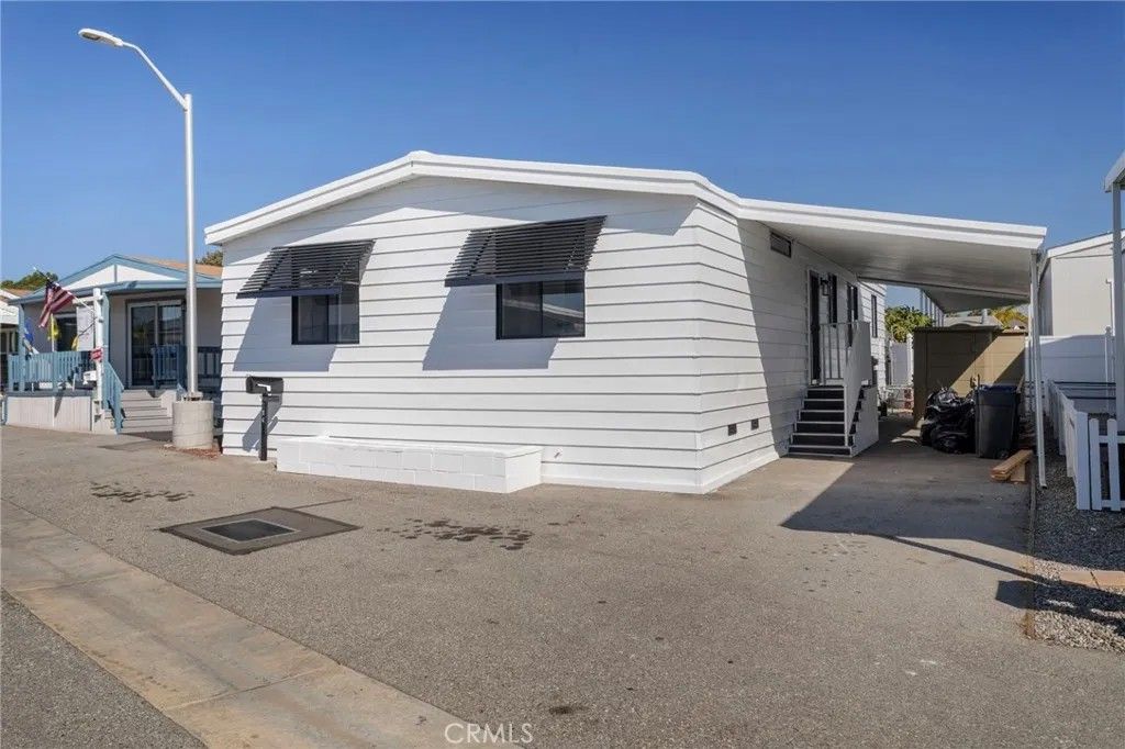 Photo of 304 N Jade Cove #64, Long Beach, CA 90803 (MLS # PW26030222)