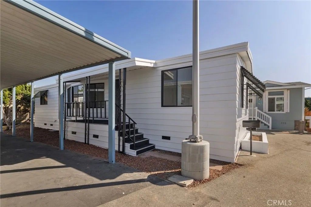 Photo of 304 N Jade Cove #64, Long Beach, CA 90803 (MLS # PW26030222)