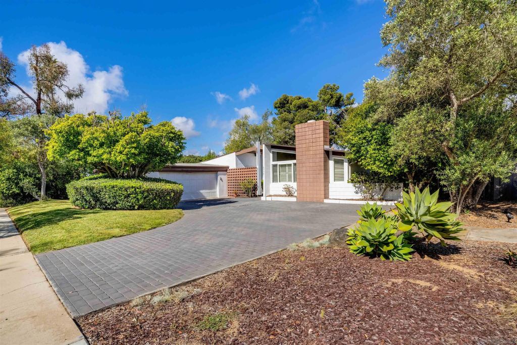 Photo of 8575 N La Jolla Scenic Drive, La Jolla, CA 92037 (MLS # 260011649)