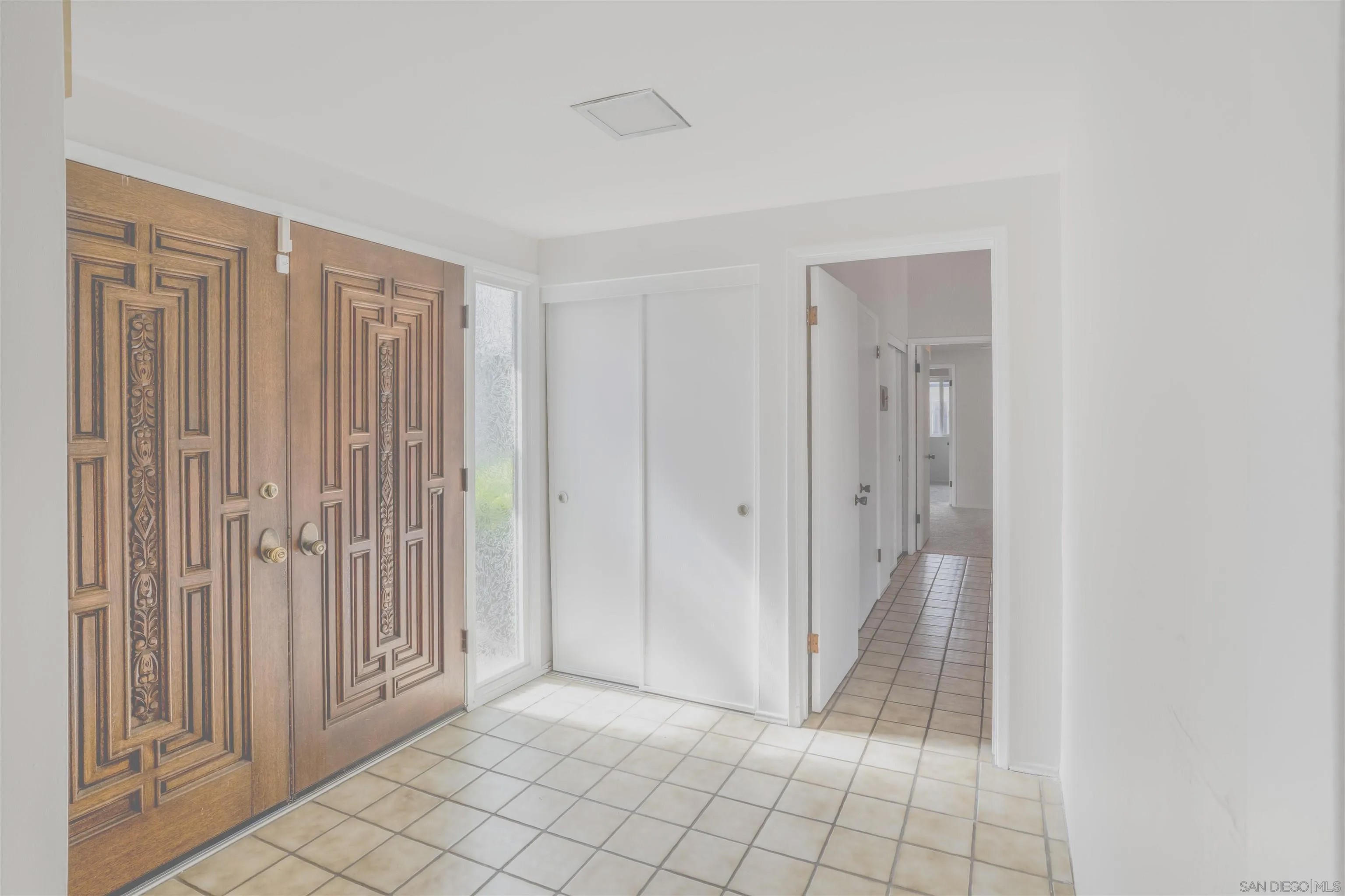 8575 N La Jolla Scenic Drive