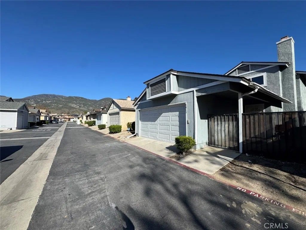 Photo of 4813 Village Green, San Bernardino, CA 92407 (MLS # IV25270390)