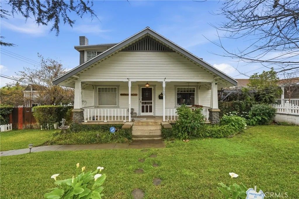 Photo of 665 N. San Antonio Ave, Upland, CA 91786 (MLS # SB25278289)