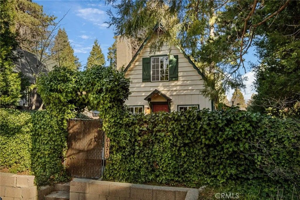 Photo of 26370 Alpine Ln, Twin Peaks, CA 92391 (MLS # IG26025748)