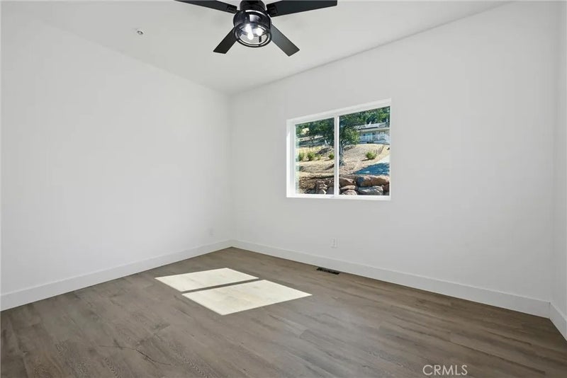 17247 Meadow View
