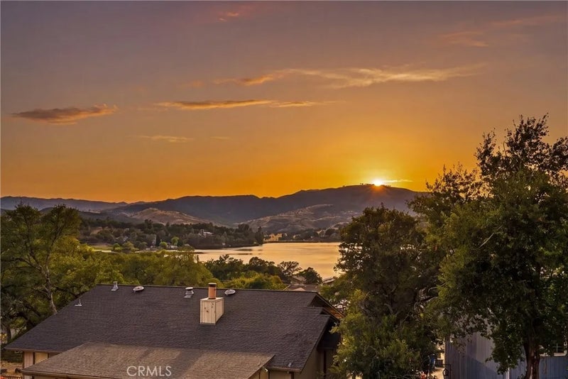 17247 Meadow View