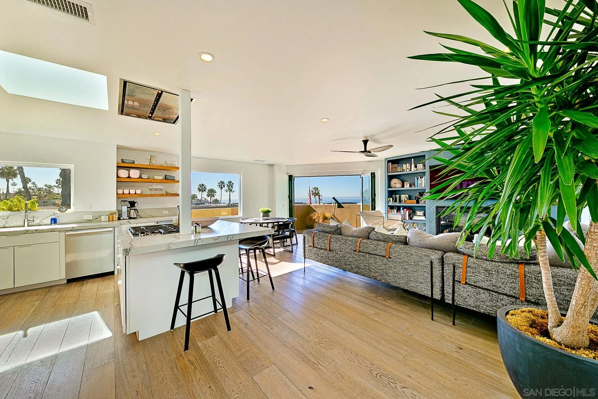 La Jolla, California 92037, United States, 3 Bedrooms Bedrooms, ,4 BathroomsBathrooms,Residential,Active,177699