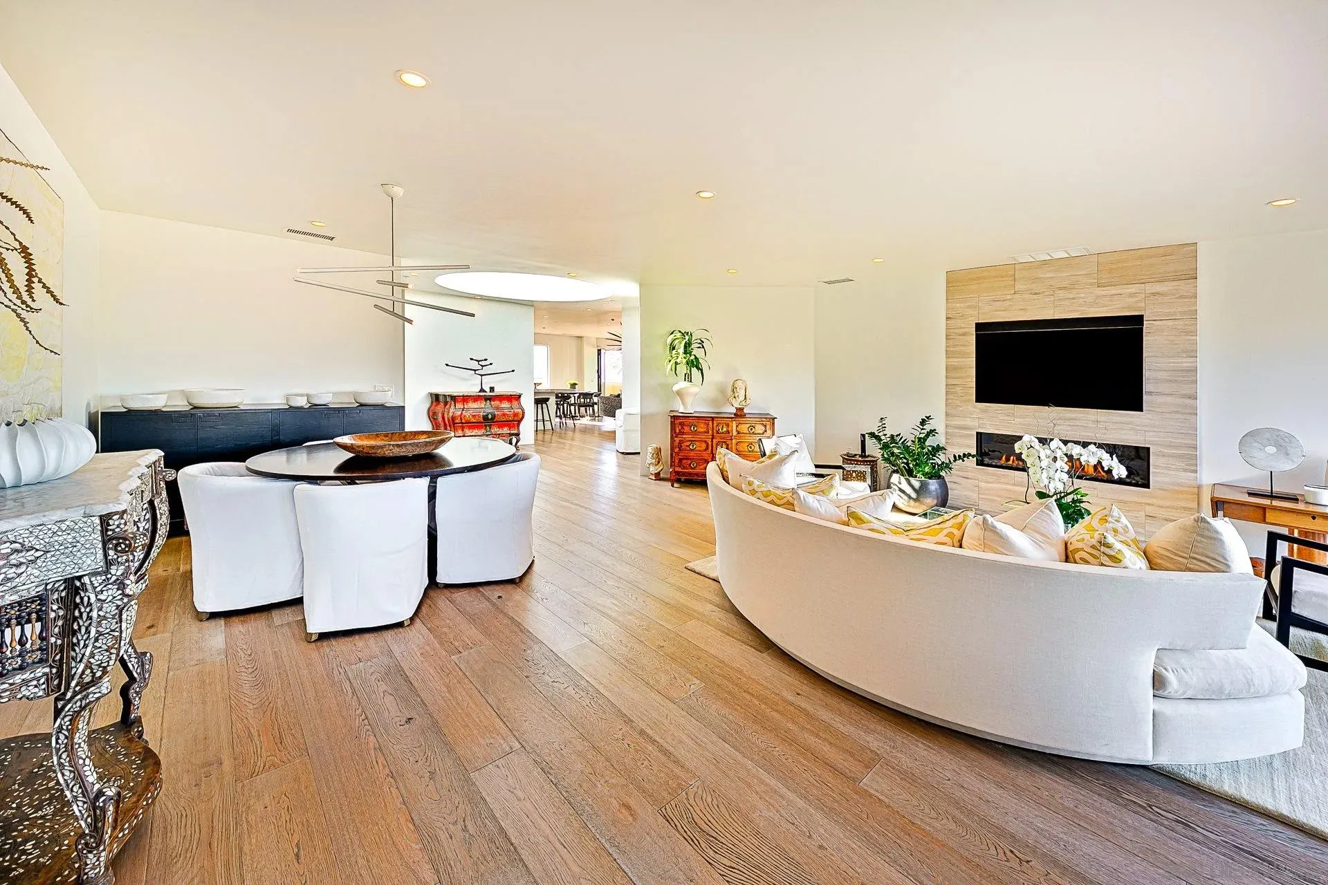 La Jolla, California 92037, United States, 3 Bedrooms Bedrooms, ,4 BathroomsBathrooms,Residential,Active,177699