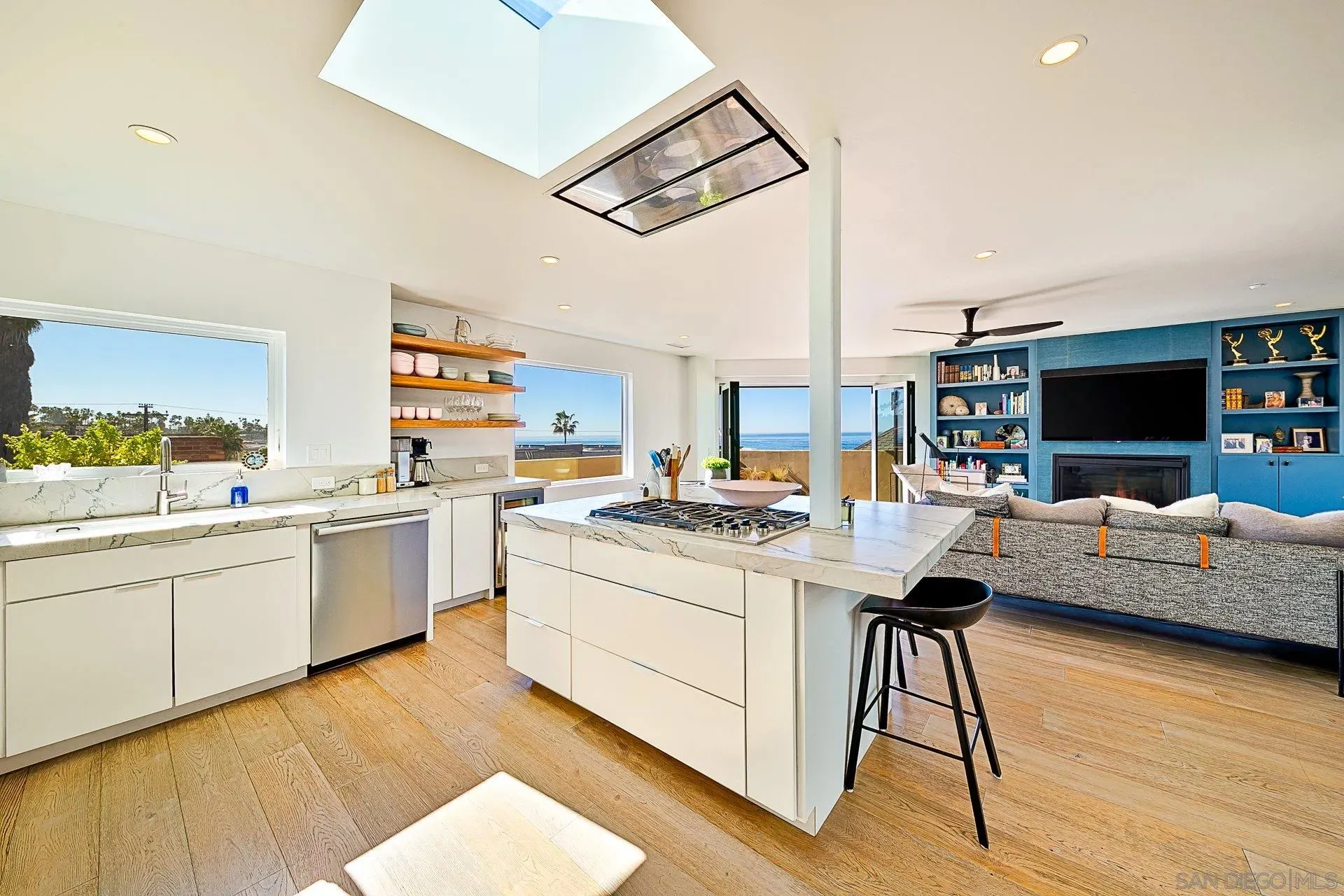 La Jolla, California 92037, United States, 3 Bedrooms Bedrooms, ,4 BathroomsBathrooms,Residential,Active,177699