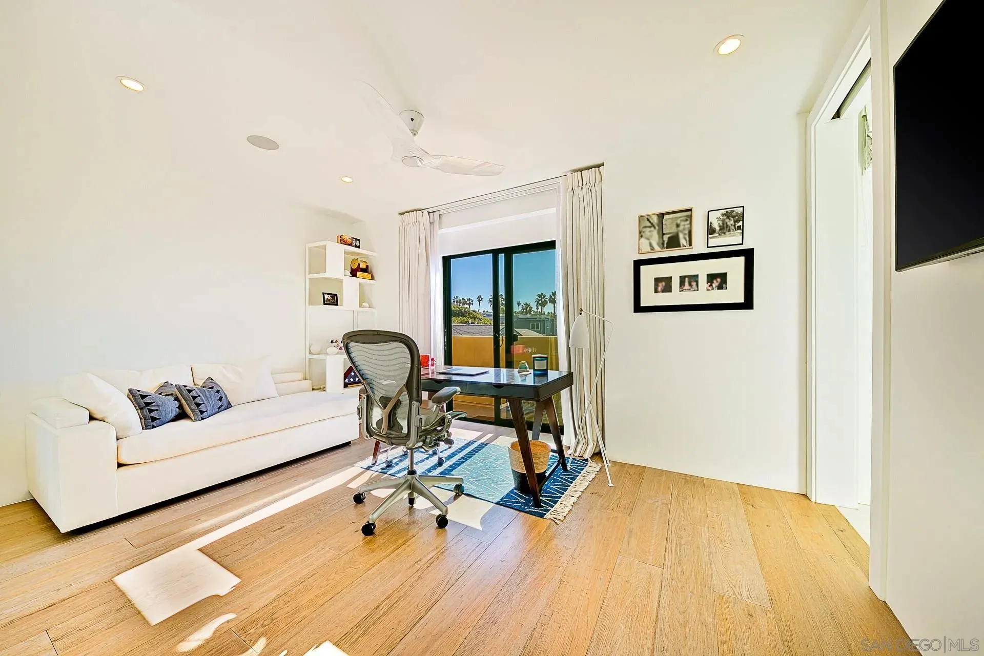 La Jolla, California 92037, United States, 3 Bedrooms Bedrooms, ,4 BathroomsBathrooms,Residential,Active,177699