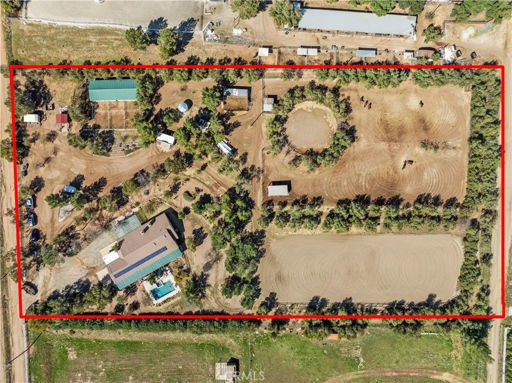 Photo of 35728 Beauty Vista Lane, Agua Dulce, CA 91390 (MLS # SR26031421)