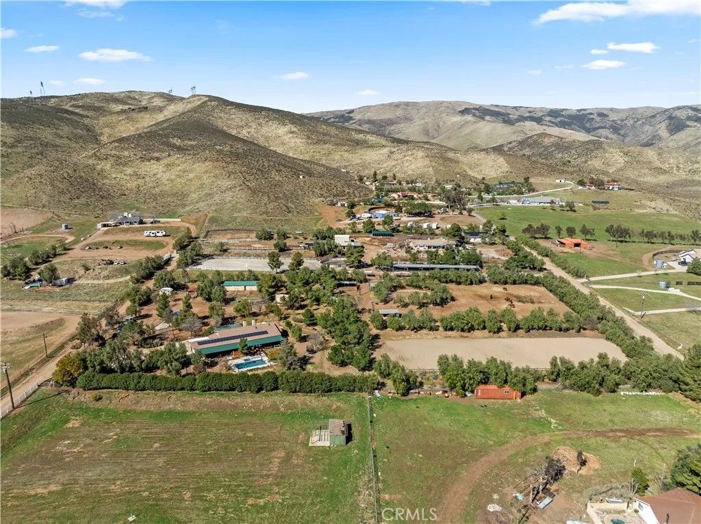 Photo of 35728 Beauty Vista Lane, Agua Dulce, CA 91390 (MLS # SR26031421)