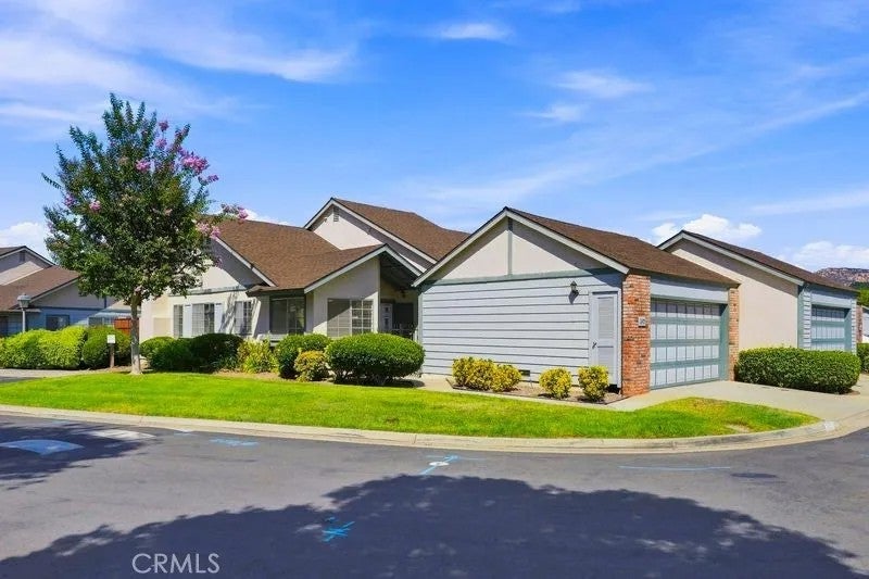 Photo of 2412 Turnbridge Glen, Escondido, CA 92027 (MLS # SW26188629)