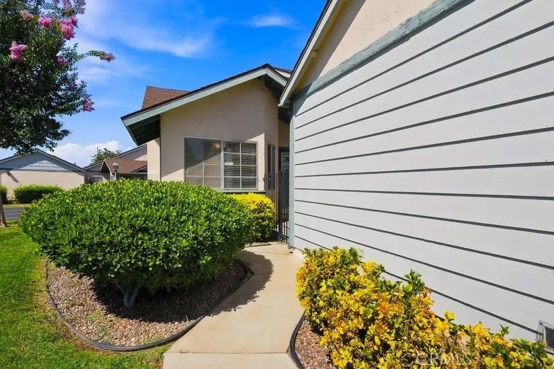 Photo of 2412 Turnbridge Glen, Escondido, CA 92027 (MLS # SW26188629)
