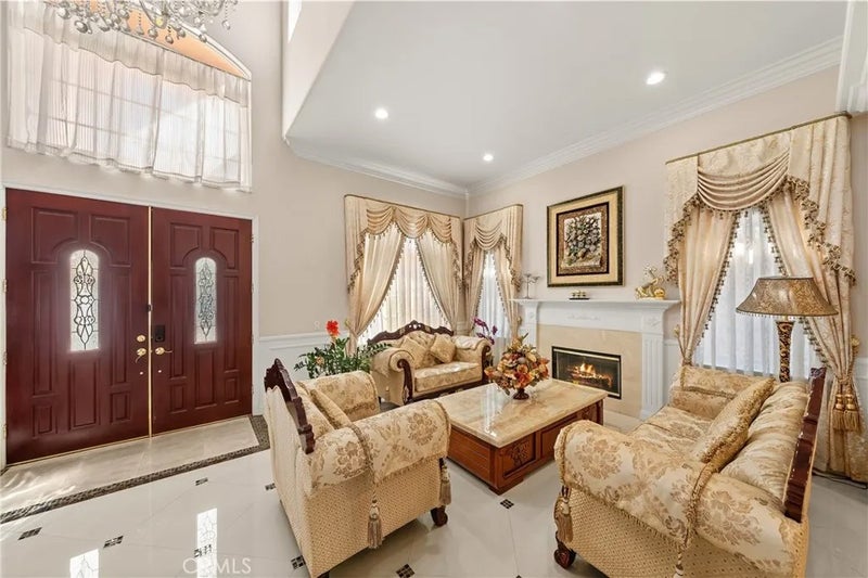 6223 Ivar Avenue