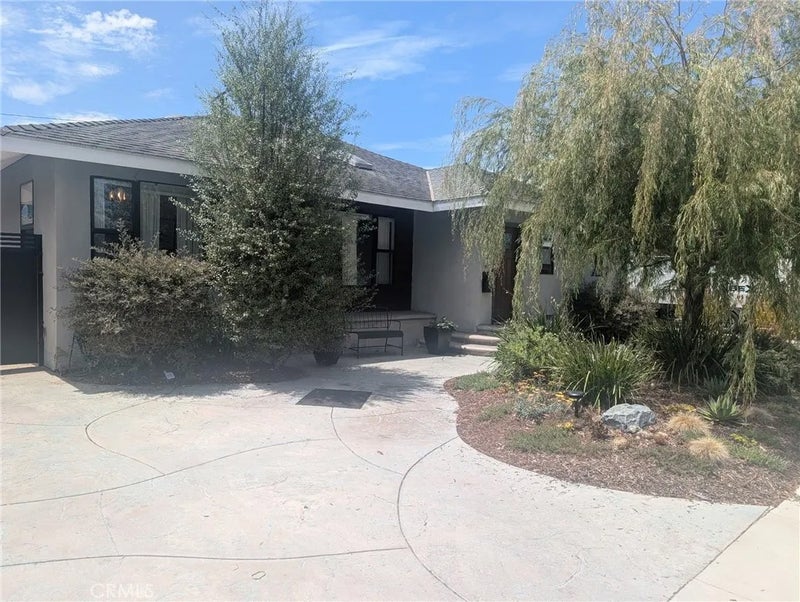5552 E Peabody