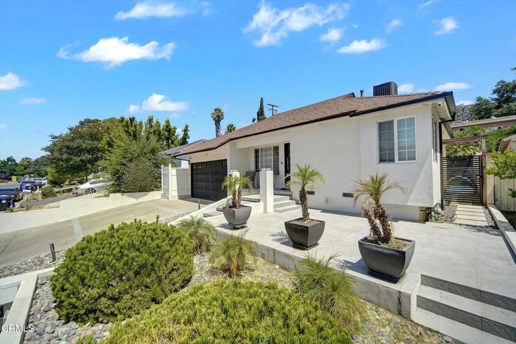 Photo of 3041 Alabama Street, La Crescenta, CA 91214 (MLS # P1-25716)