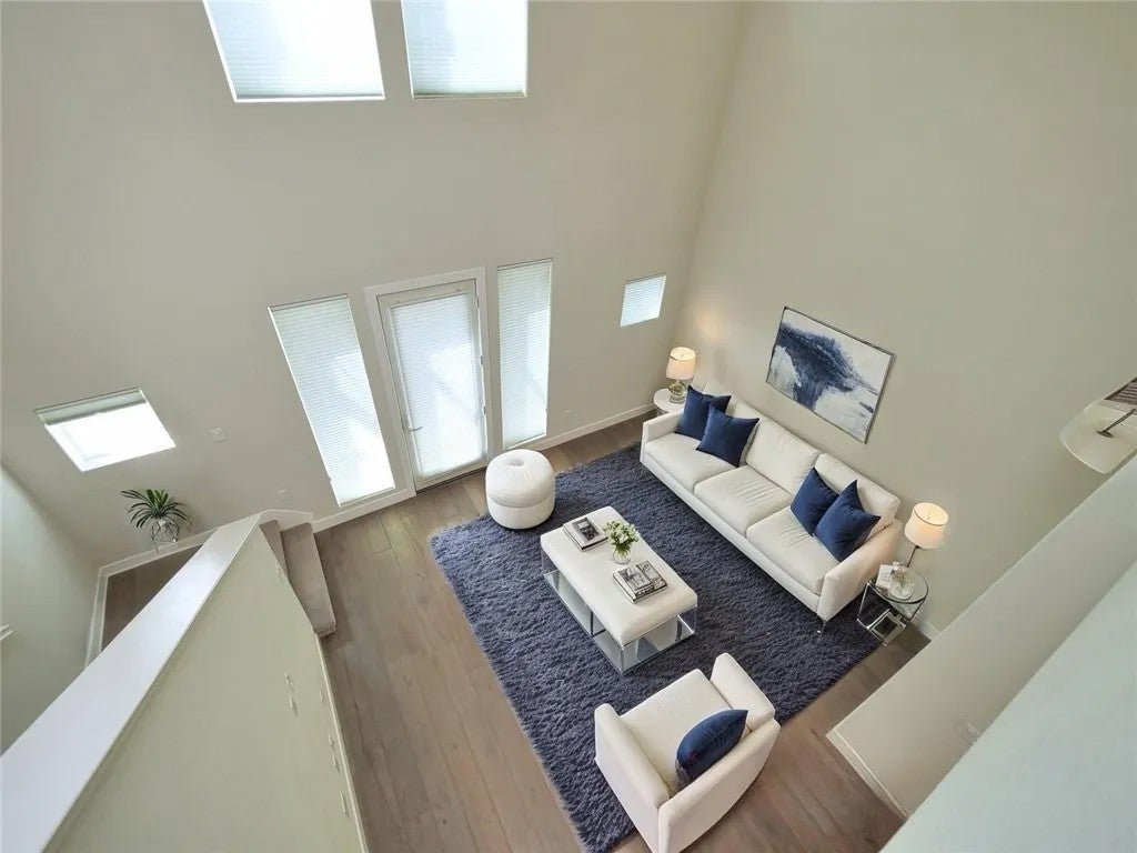 1066 Celebrity Terrace