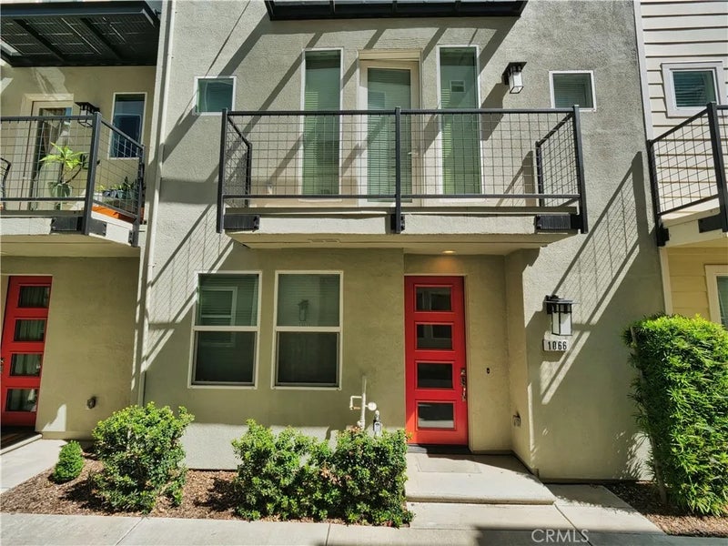 1066 Celebrity Terrace