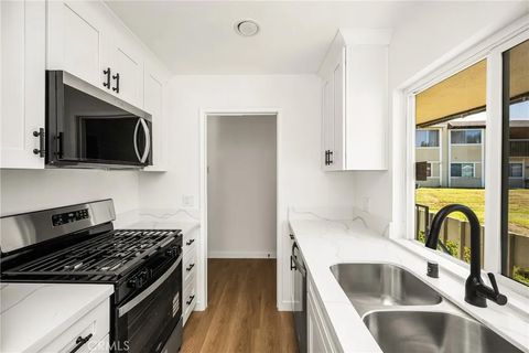 Tiny photo for 23372 Caminito Andreta #147, Laguna Hills, CA 92653 (MLS # OC25249285)